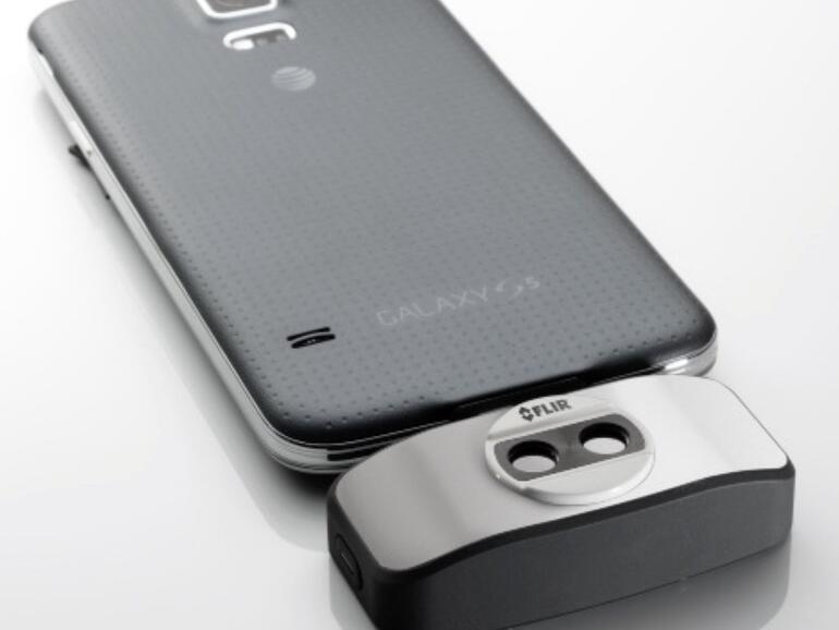 Flir One an einem Samsung-Smartphone