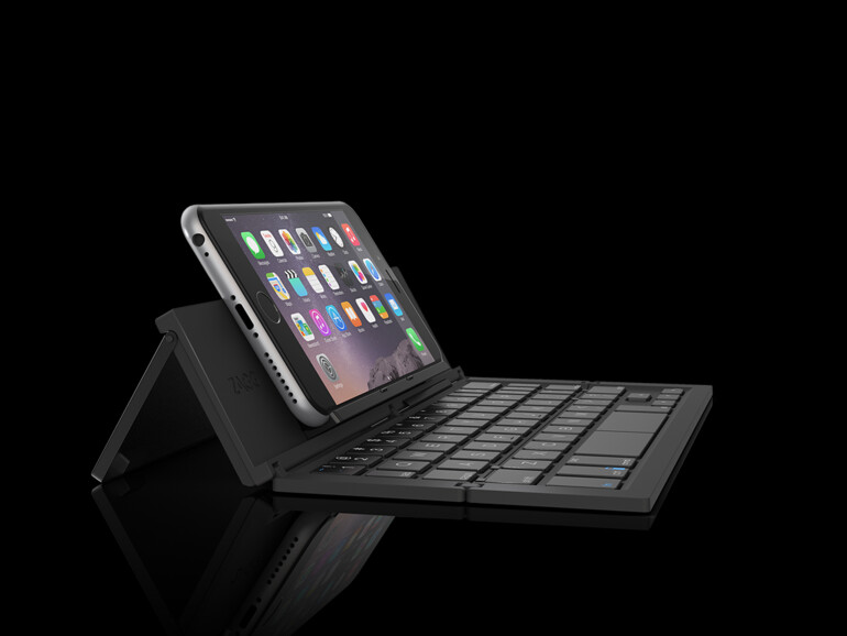 Das Zagg Pocket Keyboard ist für Smartphones, Phablets und Tablets bis zu 8 Zoll geeignet.