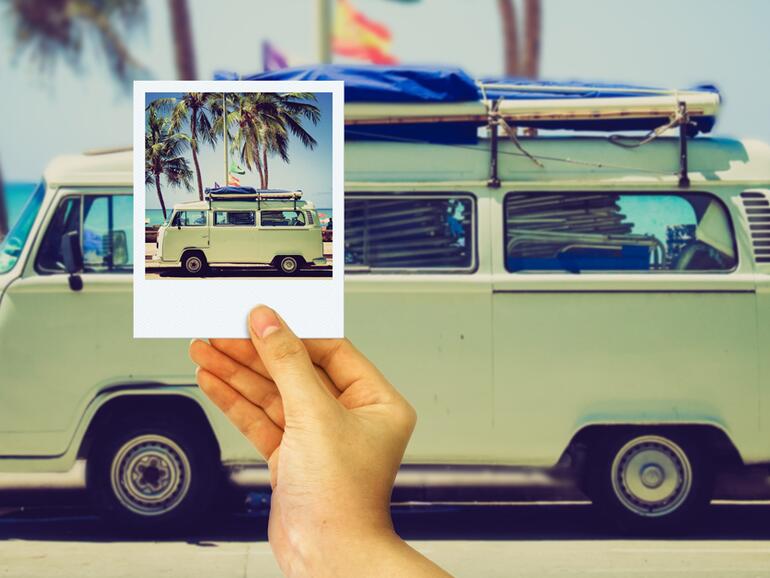 Polaroid-Bilder sind nie wirklich aus der Mode gekommen und leben derzeit virtuell vor allem auf Instagram weiter. Polapix holt die Bilder zurück ins wahre Leben.