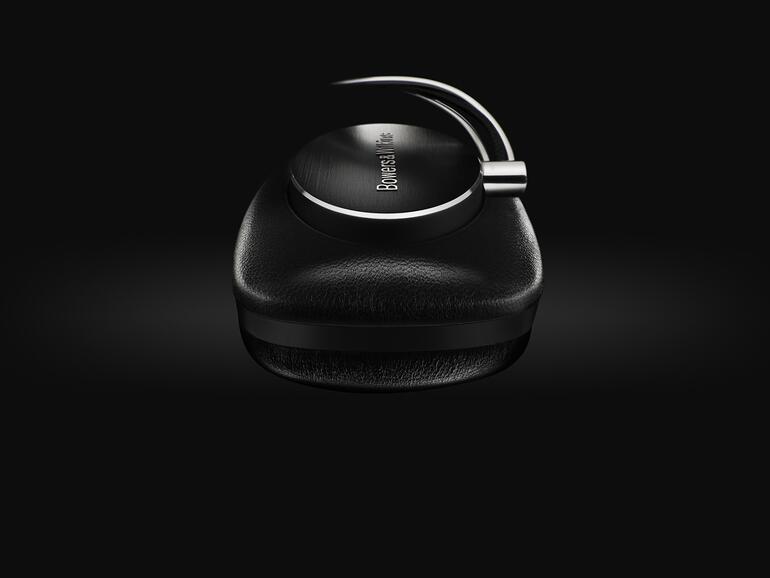 Bowers &amp; Wilkins hat bereits mit den kabelgebundenen Kopfhörern P3, P5 und P7 überzeugt. Nun erhält die Familie Zuwachs in Form einer Bluetooth-Variante des P5.