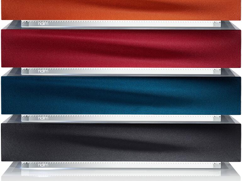 Farbwahl: Neben dem dezenten Schwarz stehen noch drei weitere, deutlich knalligere Farben für die vorderseitige Abdeckung des Wireless-Musiksystems zur Auswahl.