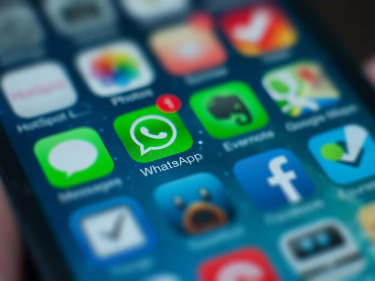 WhatsApp darf bei CarPlay nicht mitspielen