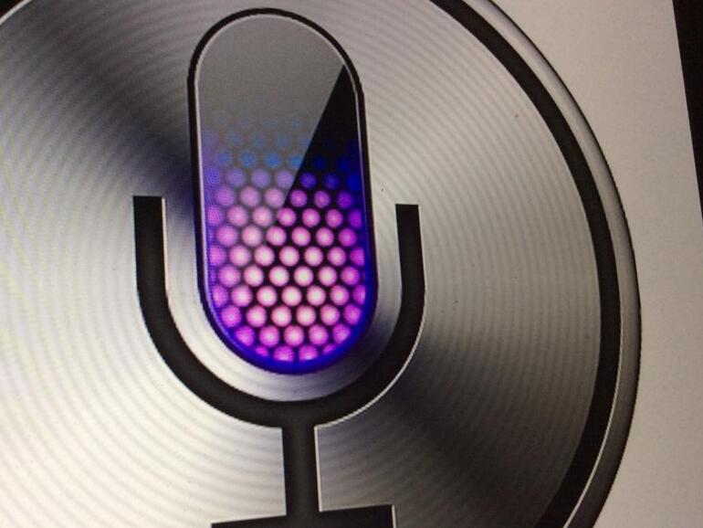 Siri funktioniert in CarPlay eigentlich ganz gut - doch ein zweiter Blick kann nicht schaden