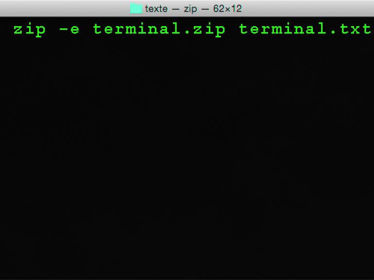 Oben: Unter der Kommandozeile lassen sich ZIP-Archive verschlüsseln.