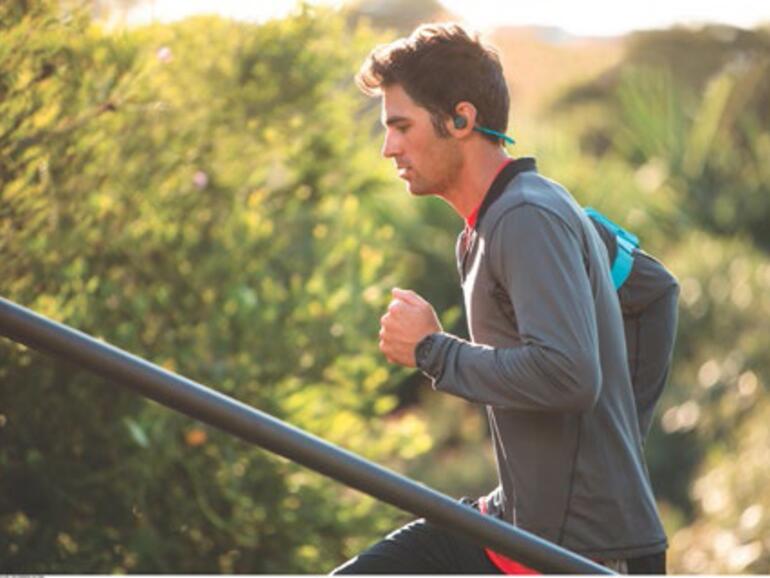 Sport &amp; Fitness

Als Sportler sollte man bei Kopfhörern darauf achten, dass sie sehr fest im Ohr oder auf dem Kopf sitzen müssen. Man hat dabei die Wahl zwischen  In-Ears, und On-Ears. Wichtig ist, dass sie dabei immer noch bequem bleiben,...