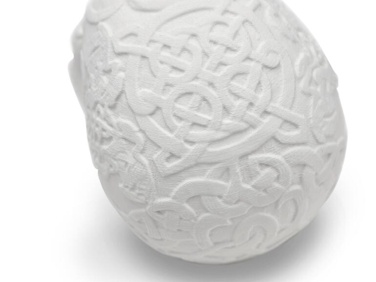 Einige 3D-Drucke werden kritisiert, etwas zu grob zu sein. Aber wie dieses Schädelmuster zeigt, lassen sich komplexe Designs, die relativ fein sind, zuhause herzustellen.