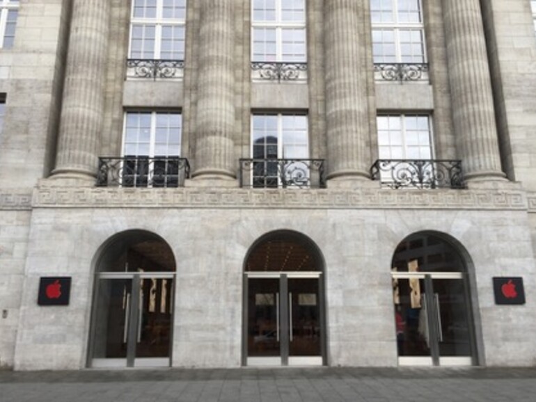 Welt-AIDS-Tag: Apple Store Berlin