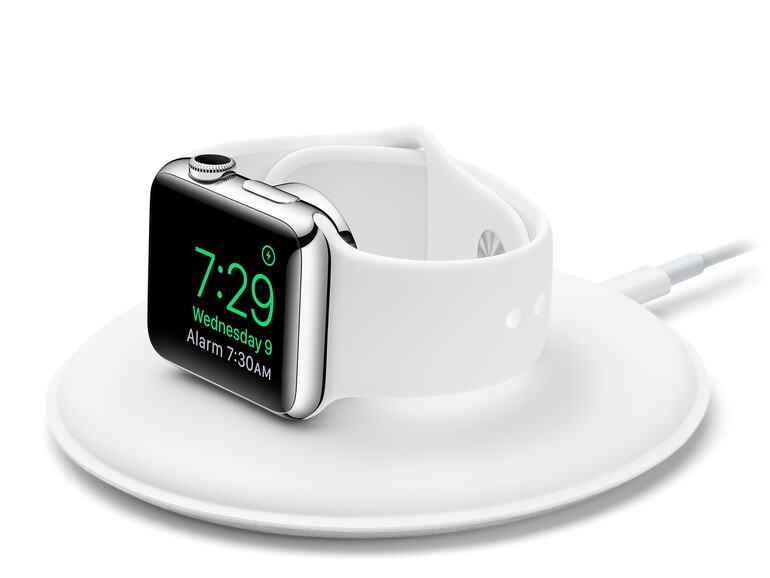 Apple liefert mit dem magnetischen Ladedock das erste Zubehör für die Apple Watch aus.