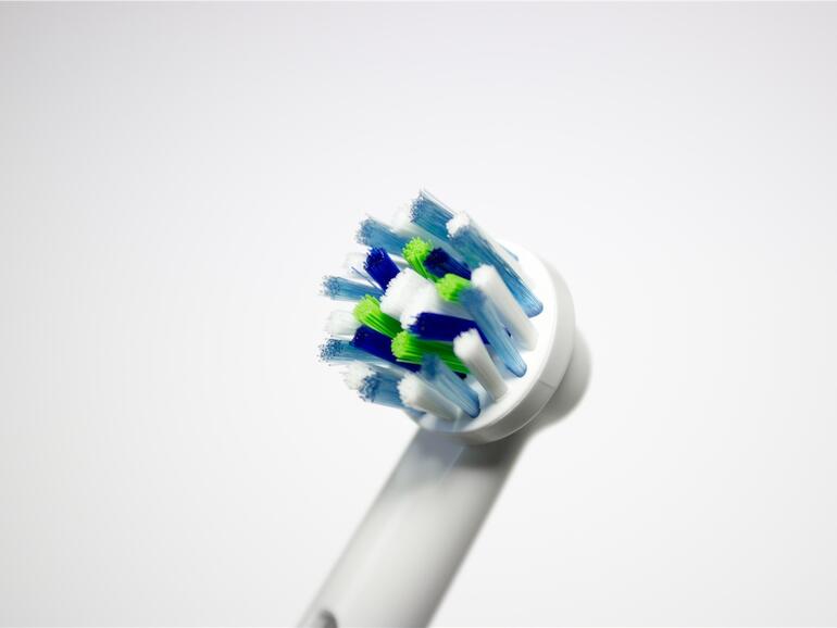 Wer die regulären CrossAction-Aufsteckbürsten im 10er-Paket erwirbt, zahlt umgerechnet einen Stückpreis von rund 3 Euro – viel günstiger sind auch normale Handzahnbürsten nicht.