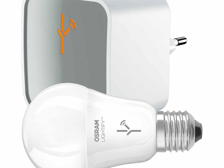 Das Starterkit mit Gateway und einer RGBW-Leuchte ist ein prima Einstieg (80 Euro).