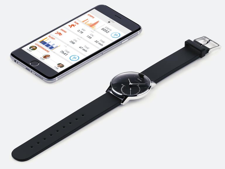 Während die Fortschrittsanzeige auf der Uhr per Zifferblatt dargestellt wird, können die anderen aufgezeichneten Daten per Health Mate-App abgerufen werden.
