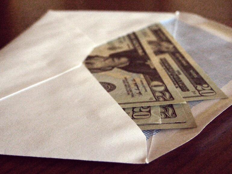 Apple-Angestellten wird Geld für Logins angeboten