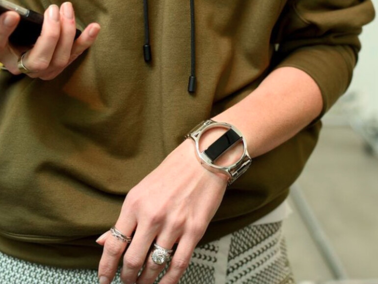 Fitbits neuester Fitnesstracker Alta wurde in neuen Designs auf der New York Fashion Week präsentiert.