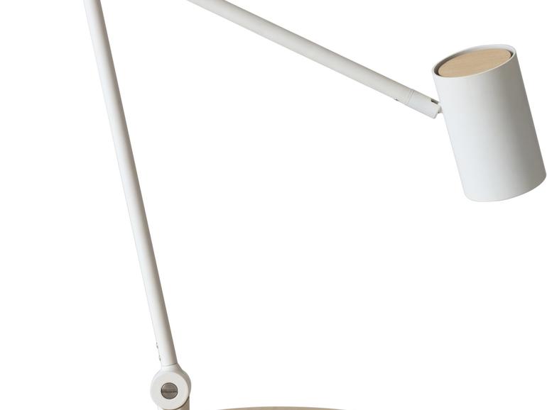 Der schwedische Möbelhersteller Ikea hat inzwischen eine ganze Reihe von Möbeln mit integrierten induktiven Lade-Adaptern.