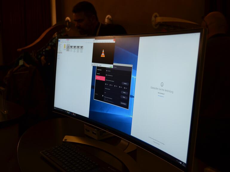 Den 34-Zöller gibt es auch als Curved-Variante