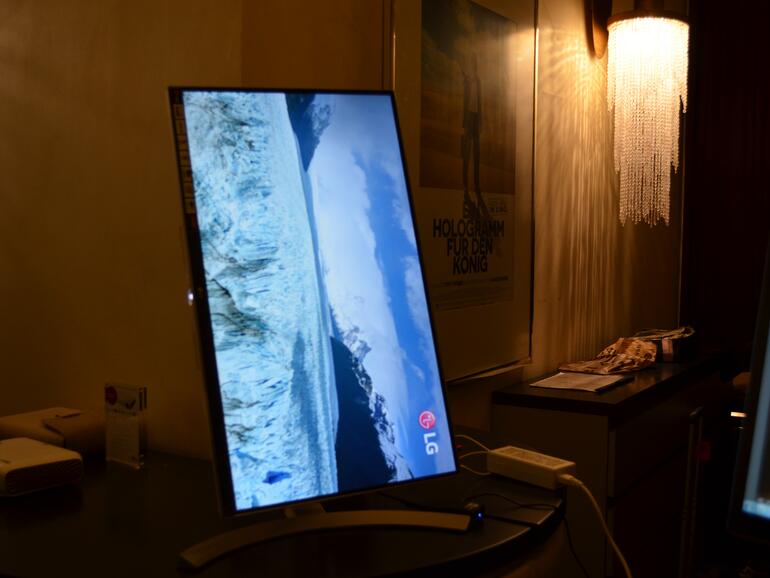 Der 27-Zöller lässt sich auch hochkant verwenden