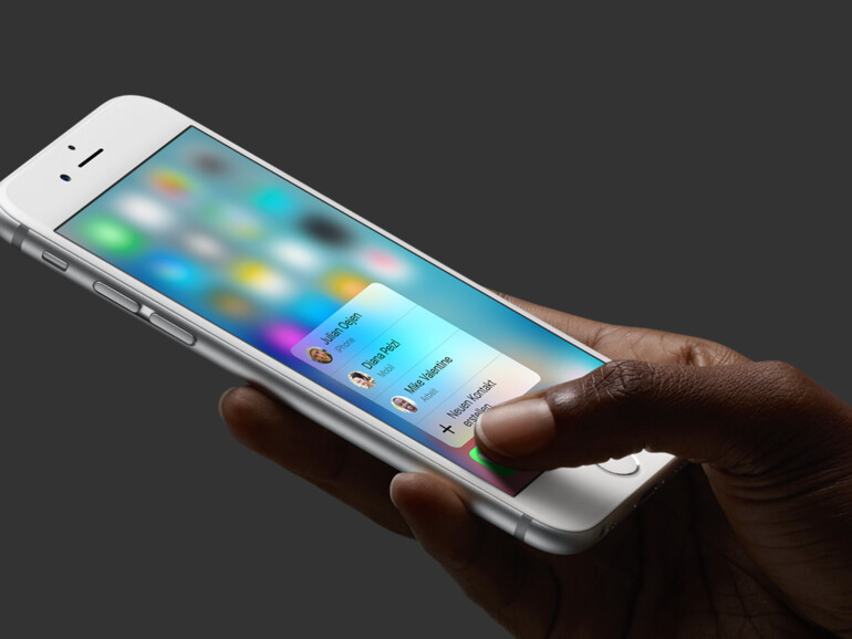 Eine Kombination der Funktionen von 3D Touch und Siri erlaubt den Zugriff auf Fotos und Kontakte eines gesperrten iPhone 6s &amp; iPhone 6s Plus