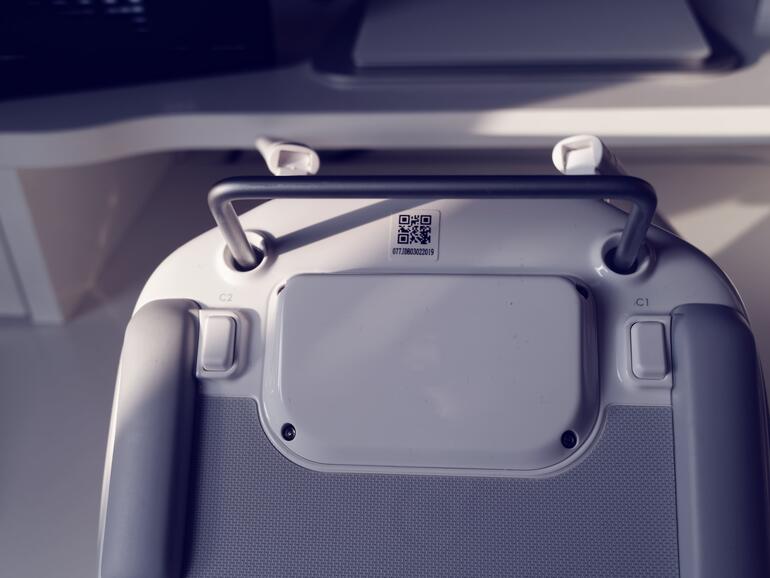 Zwei Knöpfe lassen sich frei belegen