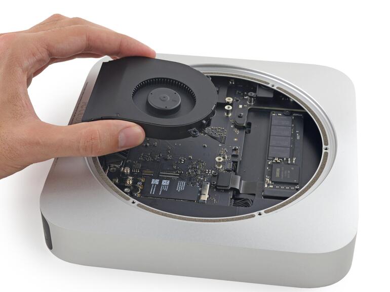 Beim Mac Mini sind die Änderungen an der Hardware begrenzt. Öffnen und basteln sind nicht möglich. In der aktuellen Serie ist der RAM fest auf der Platine verlötet.