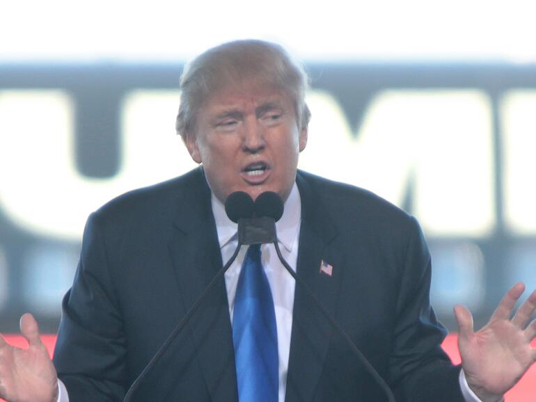 Donald Trump auf Wahlkampfveranstaltung im US-Vorwahlkampf in Mesa, Arizona.