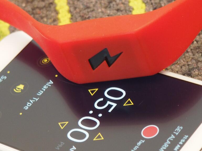 Pavlok Weck-Armband mit iPhone