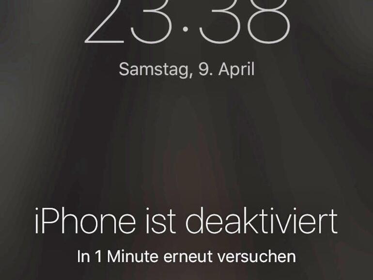Zusätzlich steigt die Wartezeit für neue Versuche nach jeder falschen Eingabe, was das Knacken erschwert.
