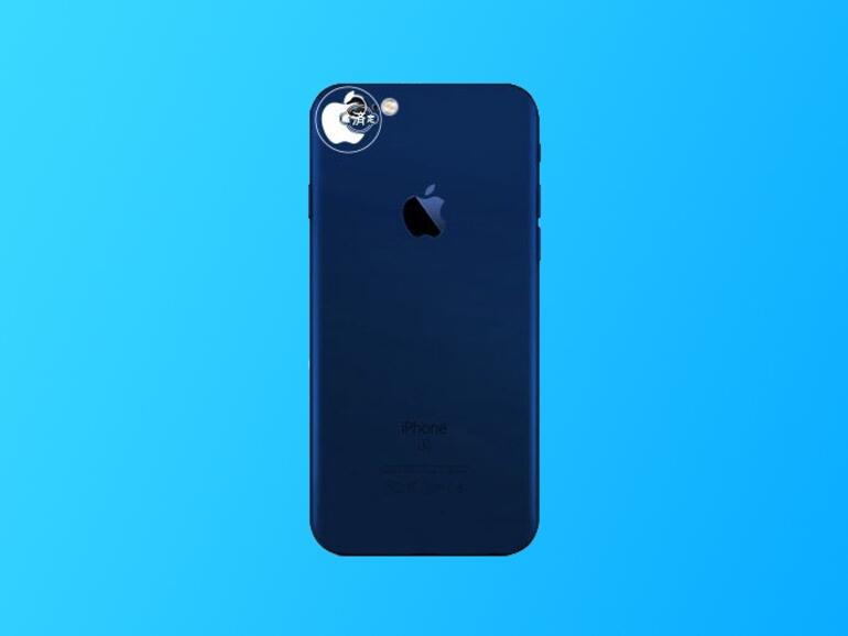 Montage: iPhone 7 in Deep Blue