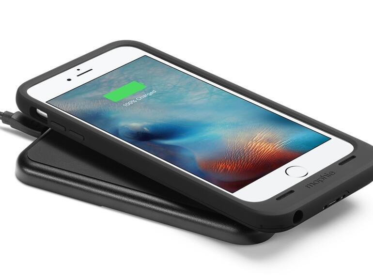 Eine besonders gute Auswahl an iPhone-Akku-Hüllen bietet der Smartphone-Zubehör-Hersteller mophie.