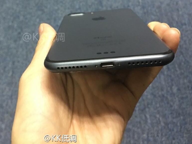 Bild des angeblichen iPhone 7 Plus in Spaceblack