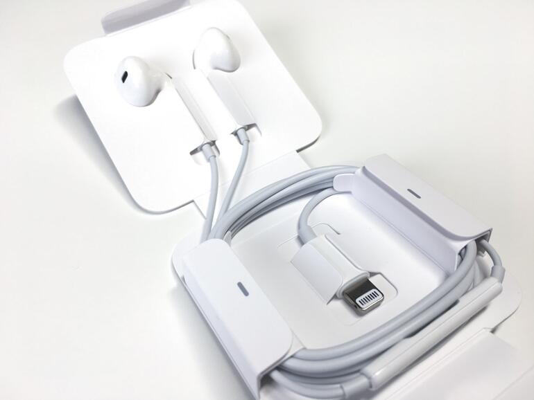Die EarPods verfügen folgerichtig über einen Lightning- statt Klinkenstecker.