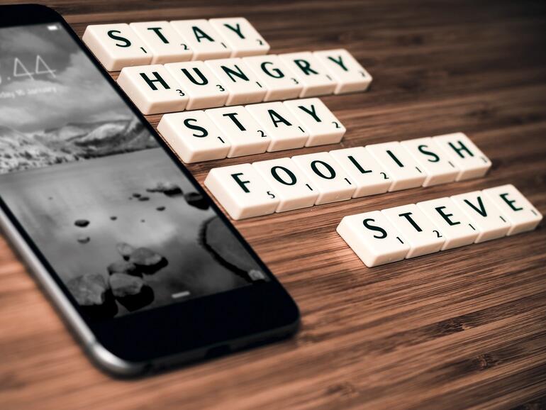 iPhone und Steve-Jobs-Zitat