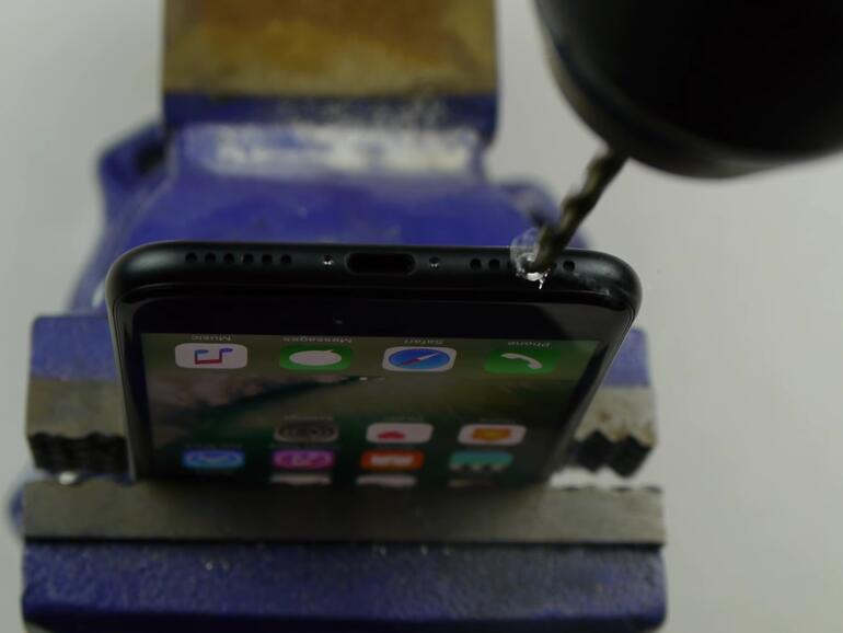 Ein Loch allein macht noch keine Klinkenbuchse