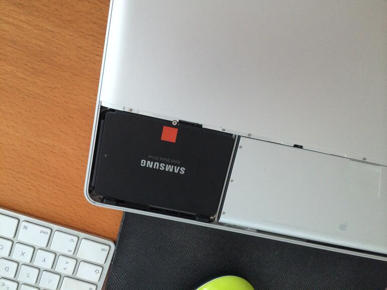 Platz 1 und 2 aus der Kundenzufriedenheit vereint: MacBook (Unibody) und Samsung-SSD.