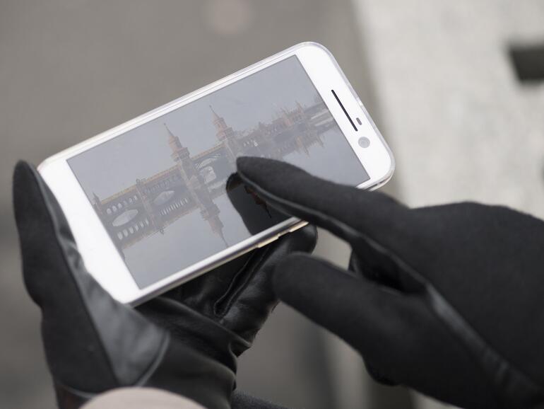 Benutzen Sie Ihr iPhone auch an kalten Wintertagen.