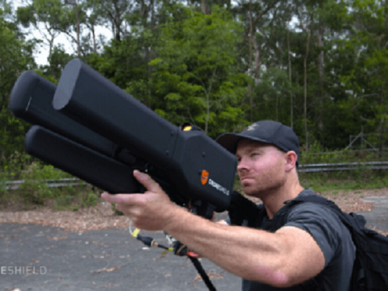 Die Dronegun von DroneShield sieht aus wie eine Waffe aus einem Science-Fiction-Film.