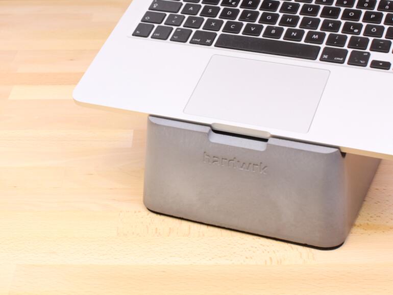 Massive Stand für MacBook