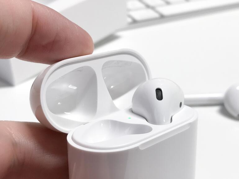 Case und Hörer sind Apple-typisch hochwertig verarbeitet