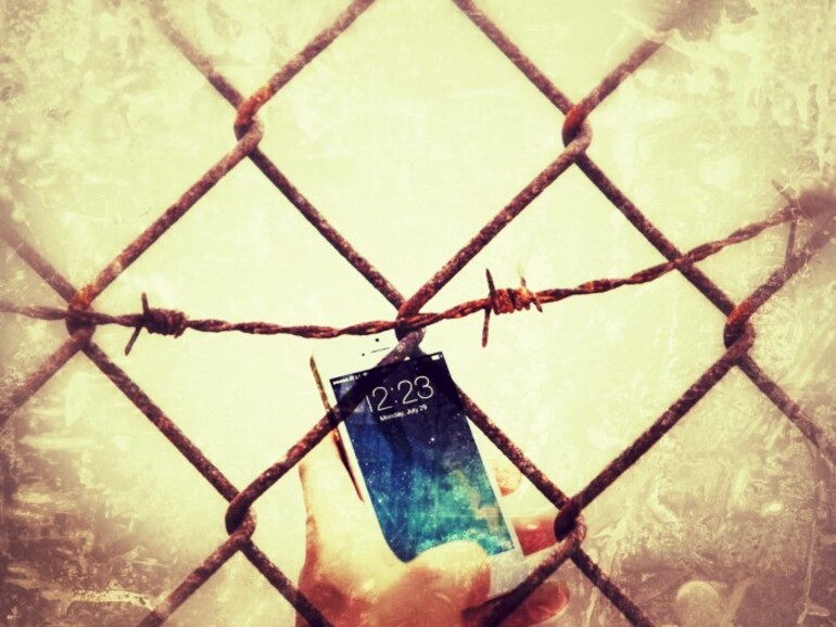 Jailbreaks können auch gefährlich sein - denn sie basieren auf Sicherheitslücken und können selbst Schadsoftware Tür und Tor öffnen.