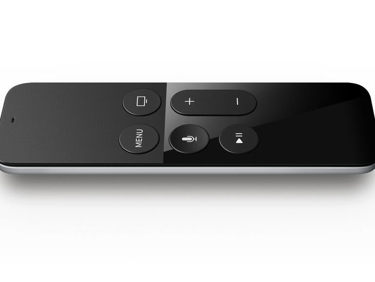 Die Siri Remote besticht nicht nur durch ein schlankes Design und einfache Handhabung, sondern unterstützt auch die Spracheingabe
