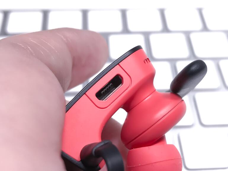 Wir hätten uns einen Lighting-Anschluss zum Laden gewünscht.