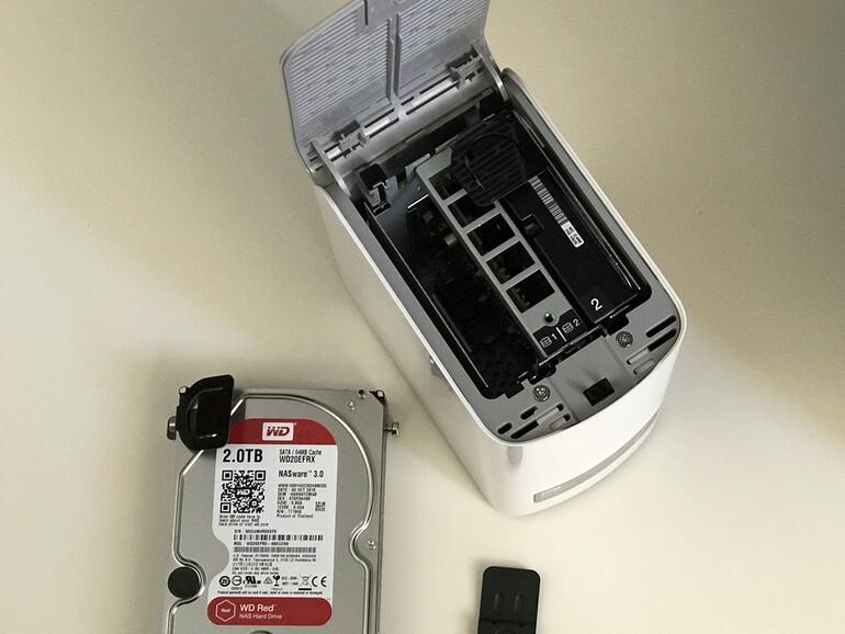 WD My Cloud Mirror: Geöffnet mir herausgenommener Festplatte