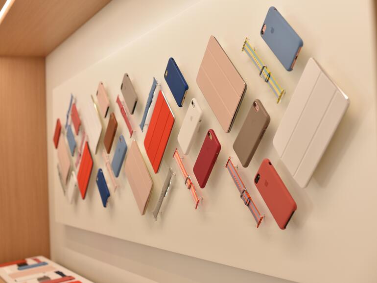 iPhone und iPad an der Wand sind Teil des „Avenue“-Konzepts