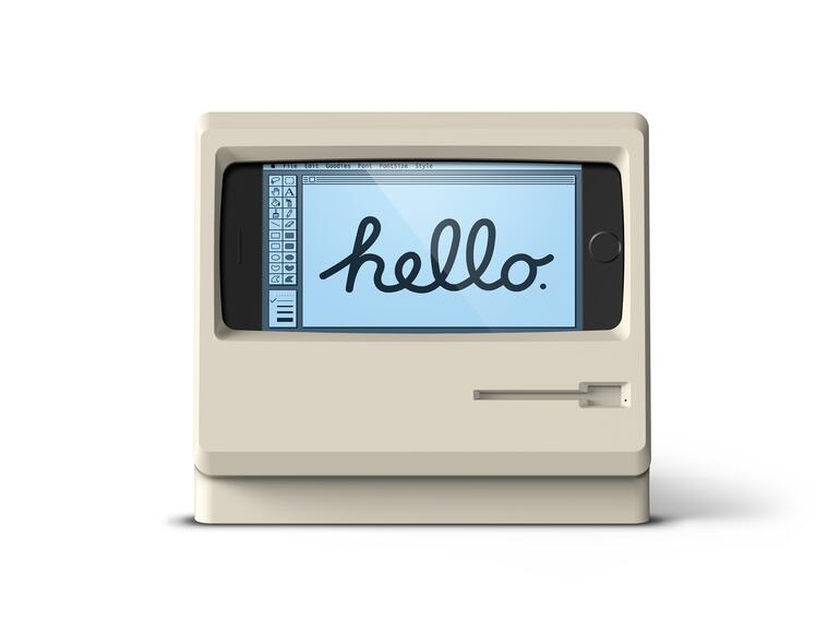 Und Elago hat es wieder getan. Für das iPhone gibt es jetzt ein klassischen 1984er Macintosh-Stand