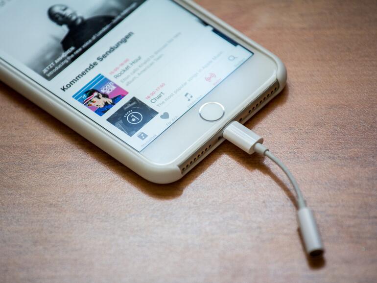 Wird bei der neuen iPhone-Generation ebenfalls ein Kopfhörer-Adapter mitgeliefert? #Donglelife 