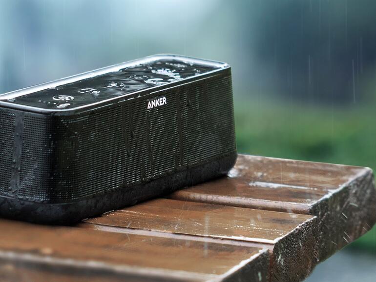 Der neue Anker SoundCore Pro verträgt auch Regen, ...