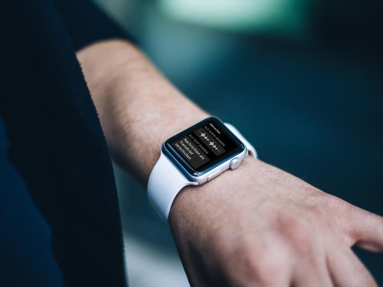 Standardmäßig wird man bei jedem Diktat gefragt, ob man die Nachricht gesprochen oder als Text versenden möchte