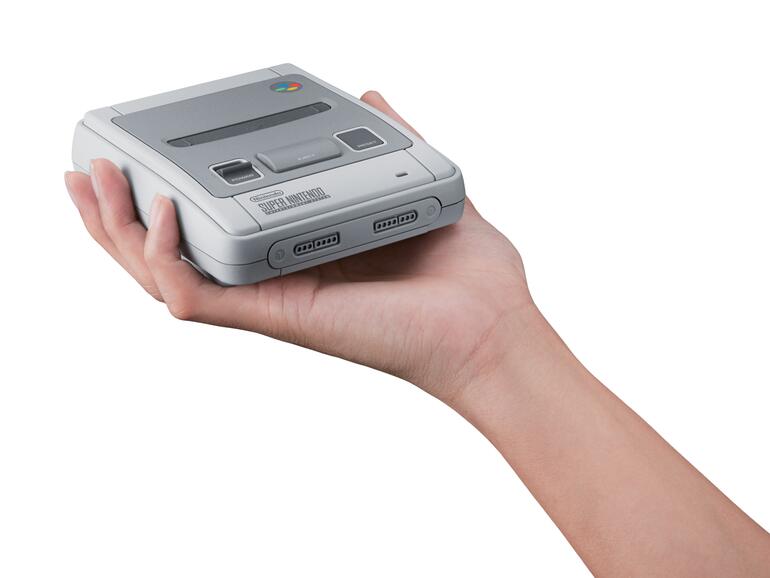 Das neue Mini-SNES können Sie buchstäblich in die Hand nehmen