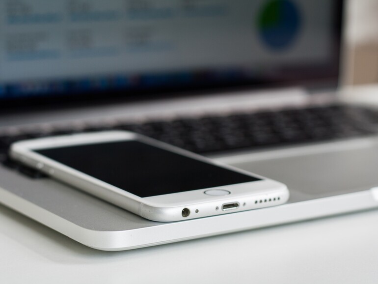 Auch am iPhone kann man auf die Desktop-Version von Webseiten zugreifen