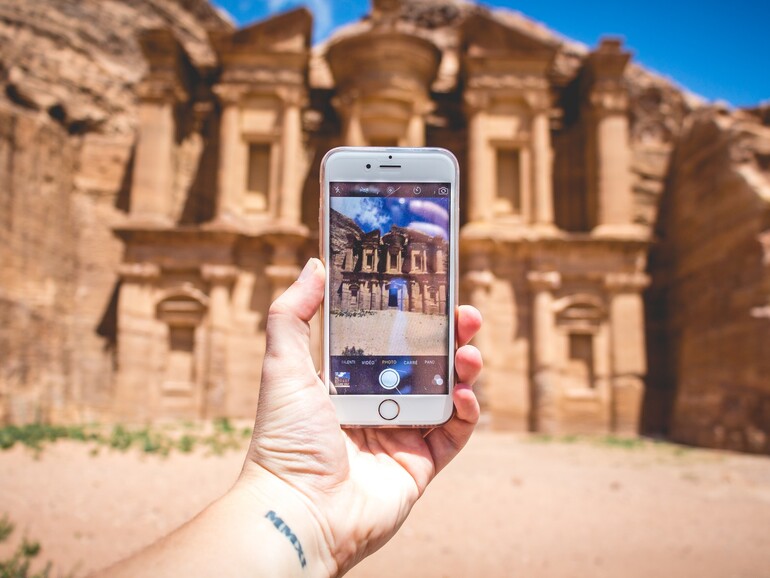 Die Fotos können später nach verschiedenen Gesichtspunkten durchsucht werden