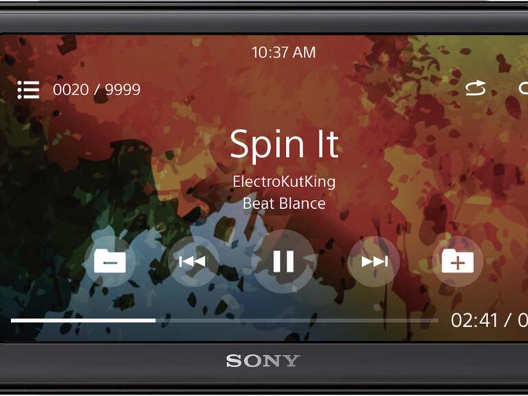 Satter Sound und ein haptischer Drehknopf zeichnen das XAV-AX100 von Sony aus.